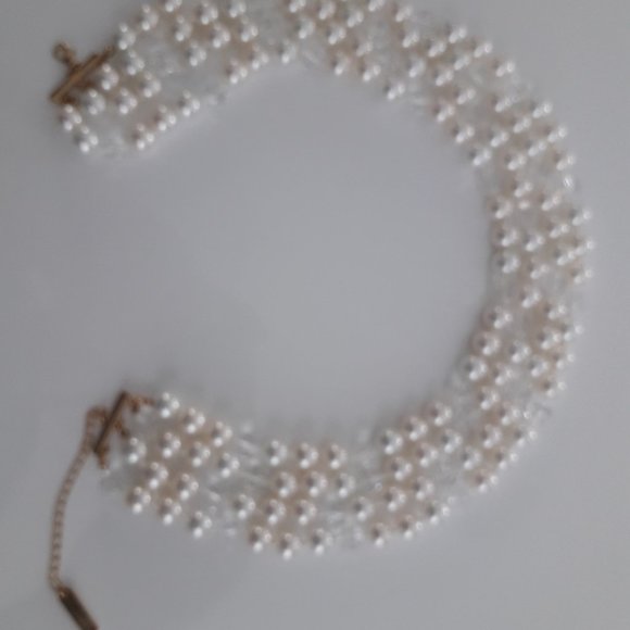 NWOT - 4 STRAND FAUX PEARL NECKLACE - Picture 3 of 9